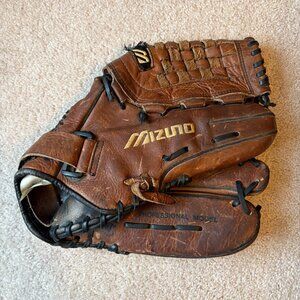 Mizuno Softball Glove 13" Professional Model RHT MVT1300